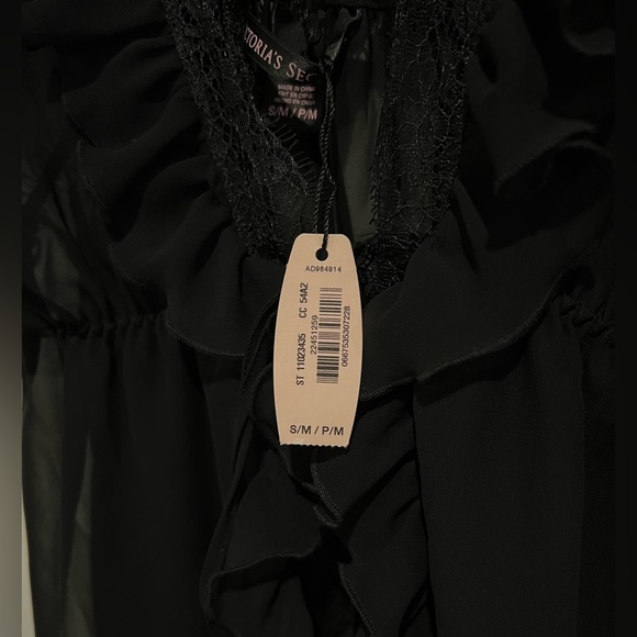 Victorias Secret NWT sheer coverlet. Size Small/Medium - Picture 5 of 5